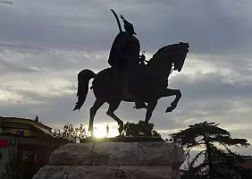 turistipercaso cultura-mhvbq