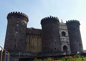 turistipercaso cultura-nznkr