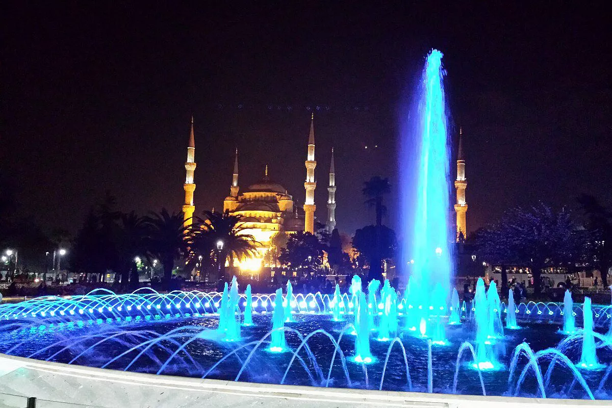 Moschea Blu con spettacolo fontata