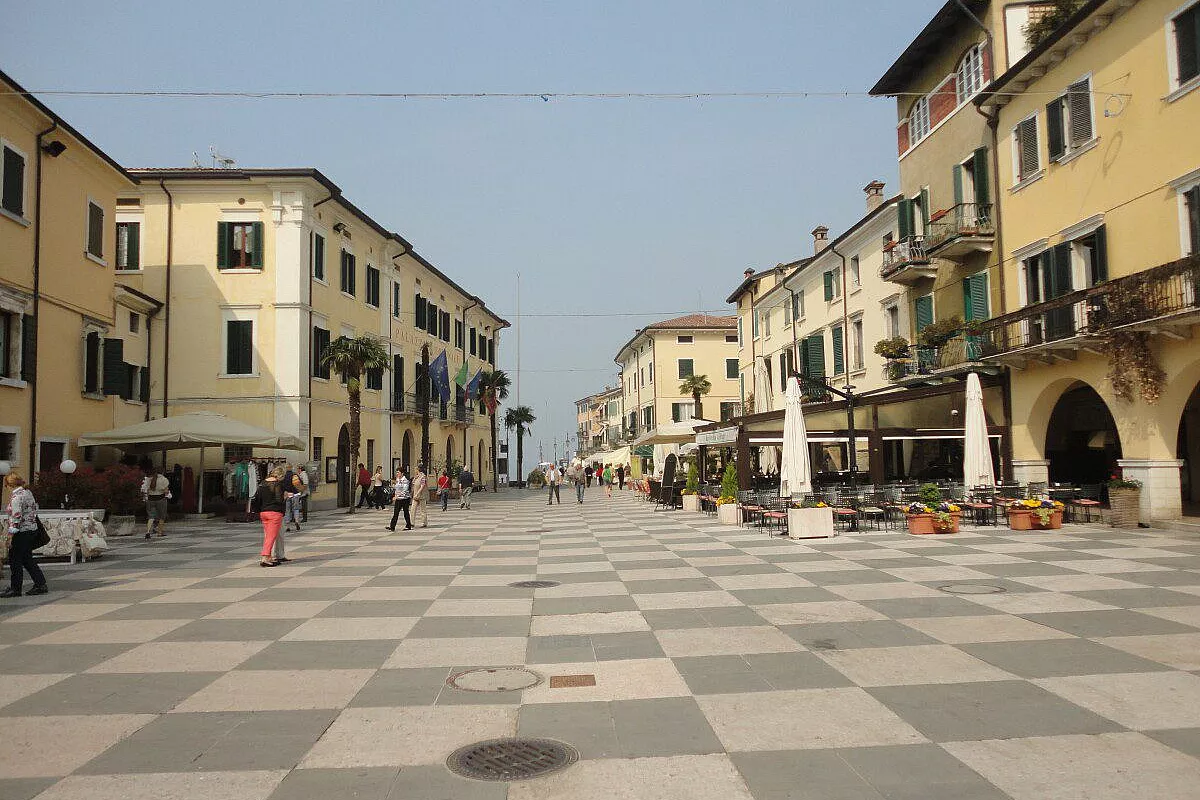 Piazza di Lazise