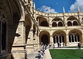 turistipercaso cultura-rhkts