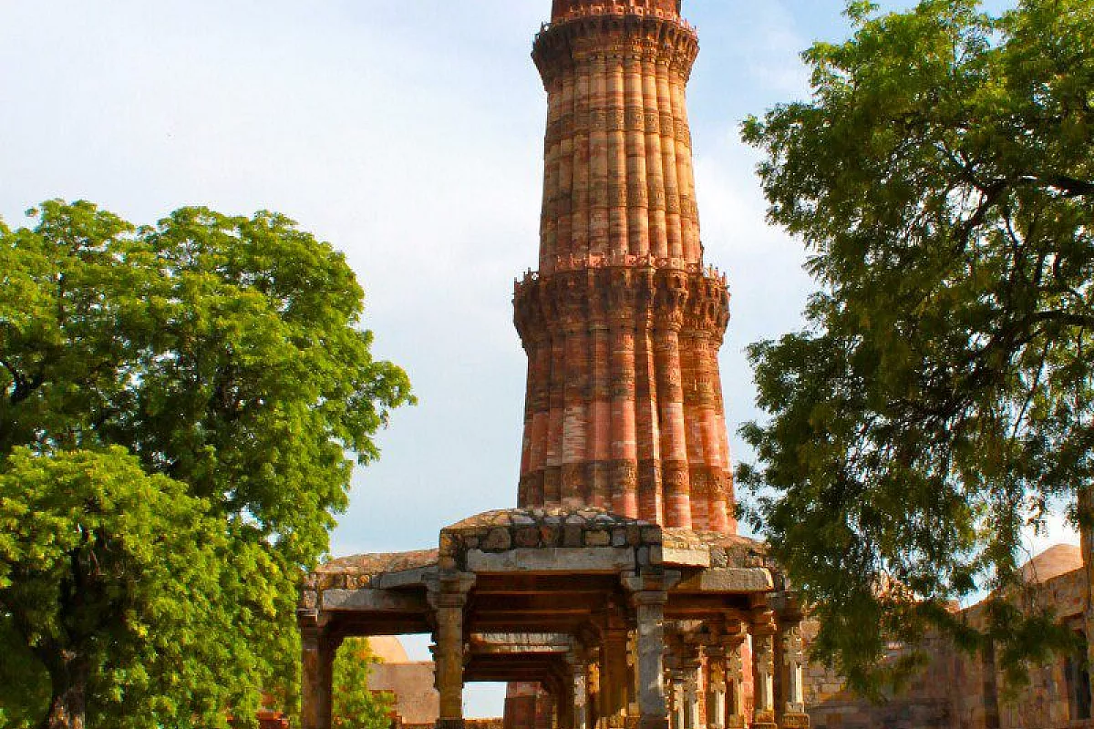 il minaretto qutub minar a Delhi