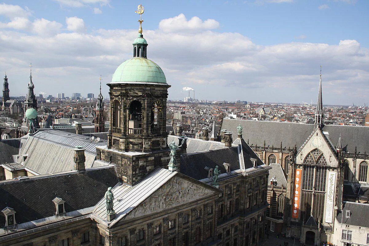 Koninklijk paleis e Nieuwe Kerk in piazza Dam, visti dall'alta ruota panoramica