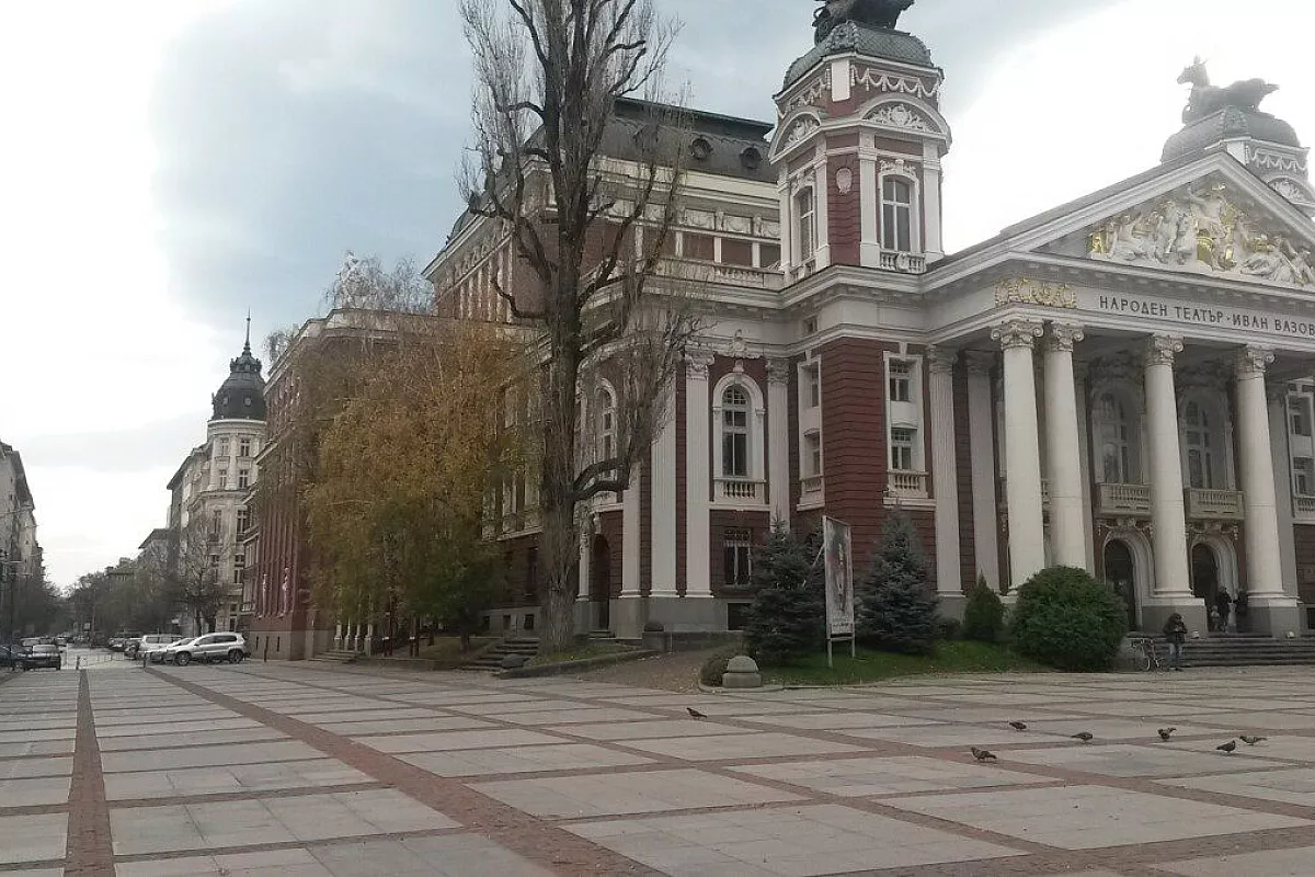 Novembre a Sofia, la città cullata dalle montagne