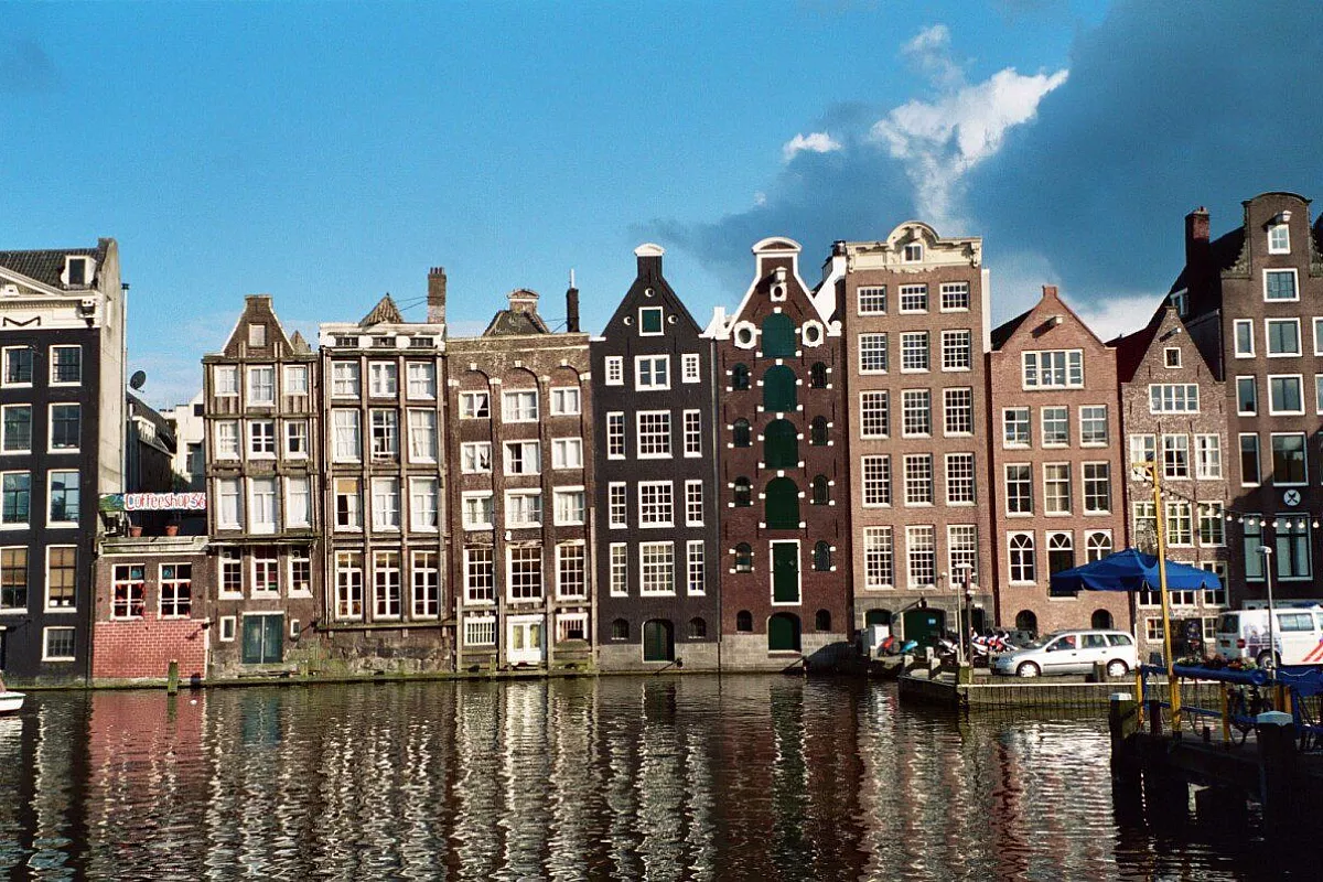 Amsterdam, case sul Damrak
