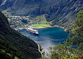 turistipercaso fiordi-norvegesi-ay51u