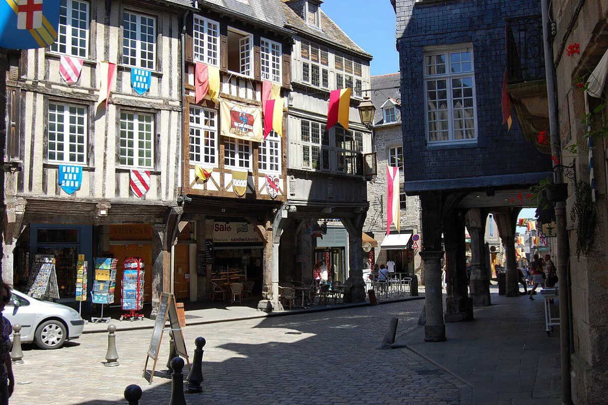 dinan