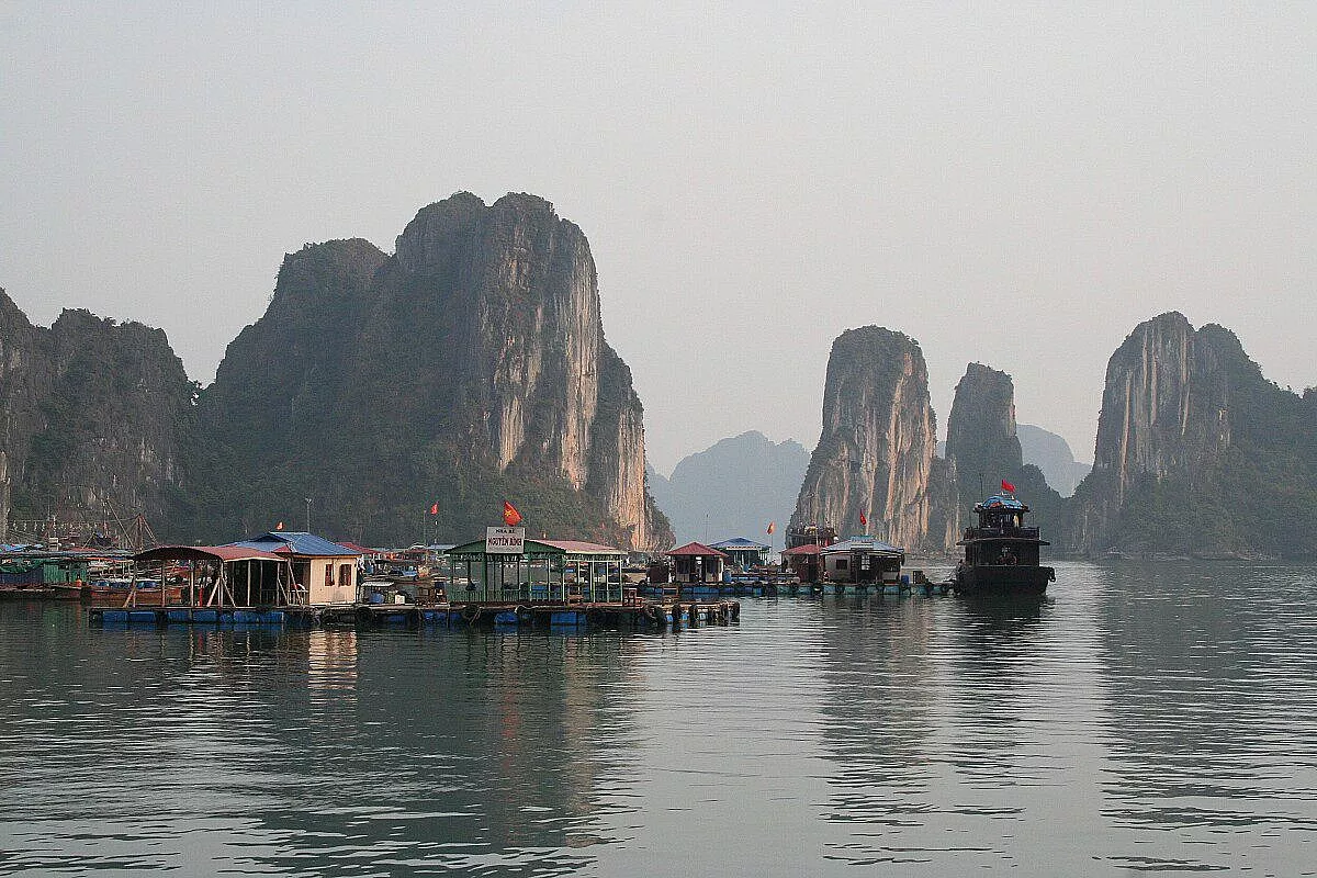 Halong Bay , Vietnam