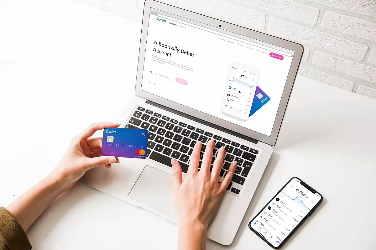 Il conto che rivoluziona il tuo modo di viaggiare: Revolut