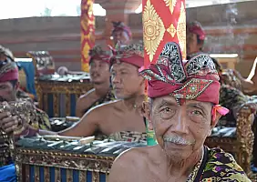 turistipercaso indonesia-uuh7p