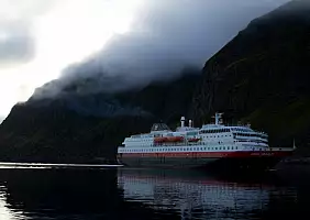turistipercaso isole-svalbard-juxe3