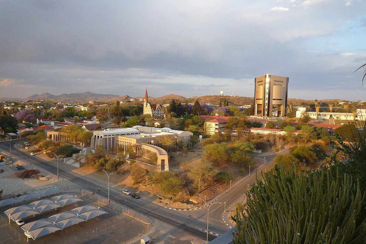 Windhoek al tramonto