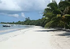 turistipercaso la-digue-seychelles-v147q