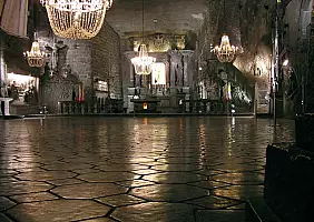 turistipercaso la-miniera-di-sale-di-wieliczka-tfsgz