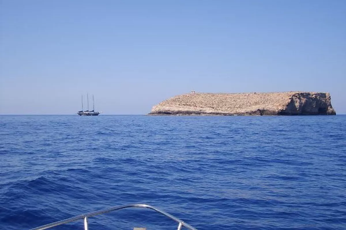 vista dell'isola dalla barca di Ciriaco