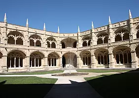 turistipercaso lisbona-8g6kx