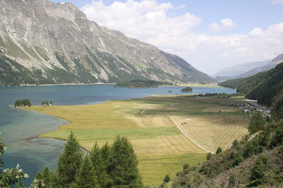 L'Engadina vista dalla strada verso la Val Fedox