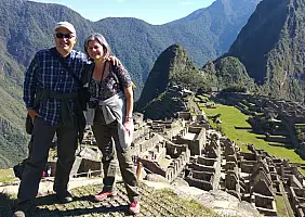 turistipercaso machu-picchu-monumento-j9c81