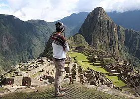 turistipercaso machu-picchu-monumento-nuzpu