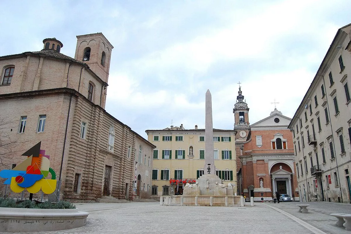 Jesi: Piazza Federico II