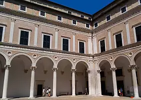 turistipercaso marche-w71hu
