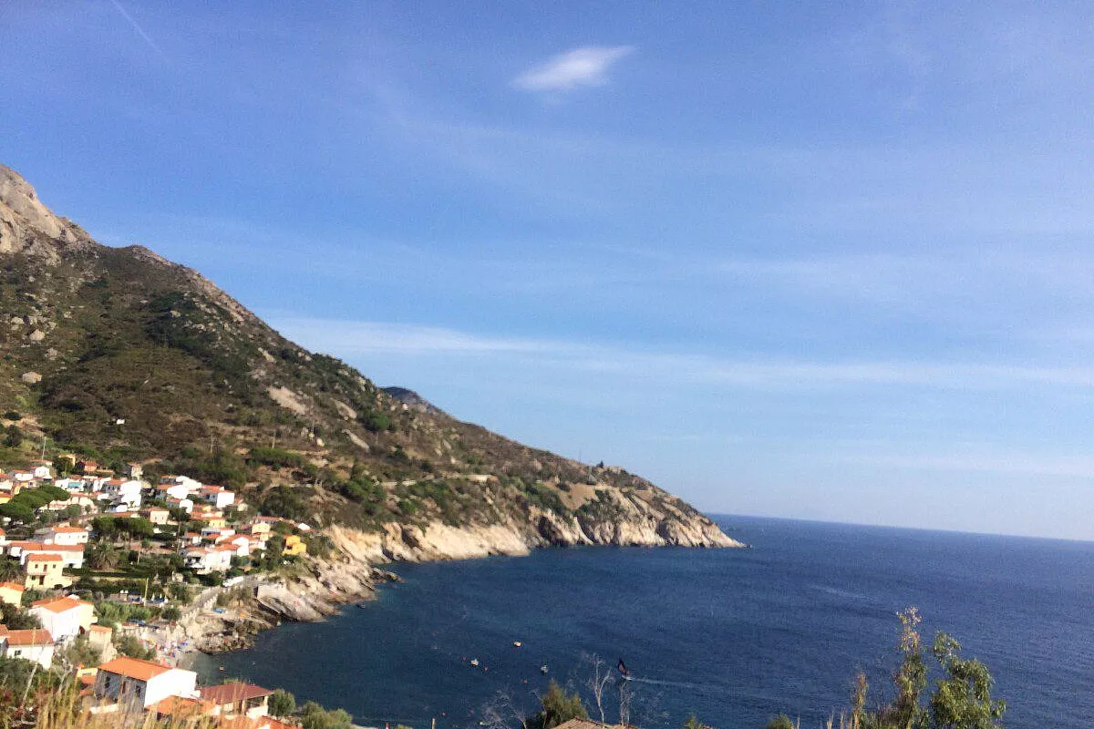 Elba on the road