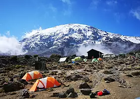 turistipercaso montagna-8p9um