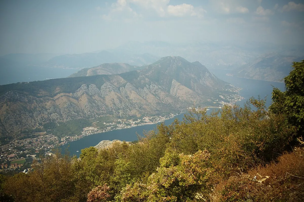 FIORDO IN MONTENEGRO