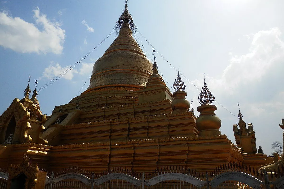 Myanmar, il paese dei sorrisi