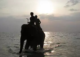 turistipercaso myanmar-vuee3