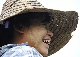 turistipercaso myanmar-vxpku