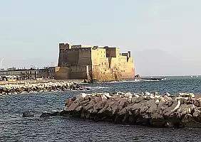 turistipercaso napoli-yy7wp