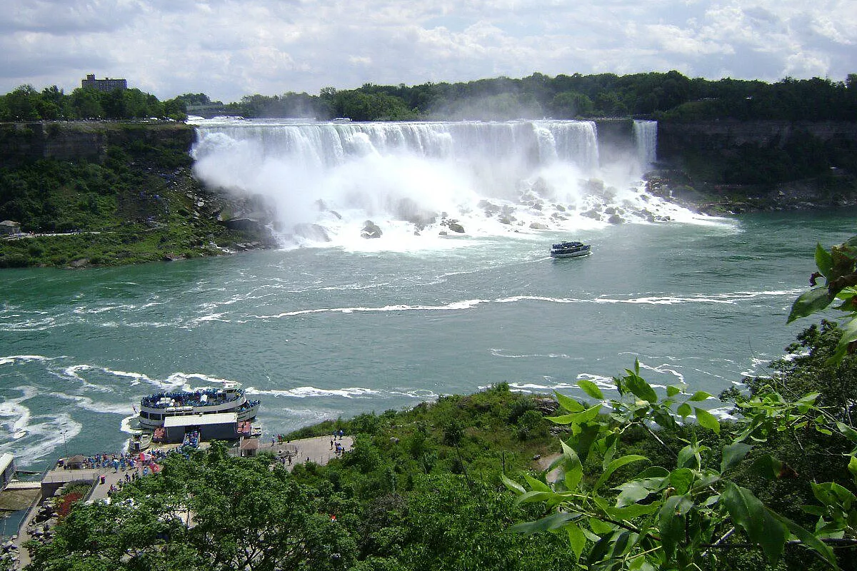 Great Lakes & Yellowstone