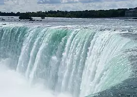 turistipercaso niagara-falls-fiume-yudfx