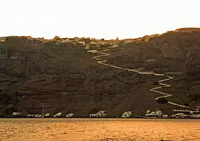 turistipercaso oia-panorama-8xth9