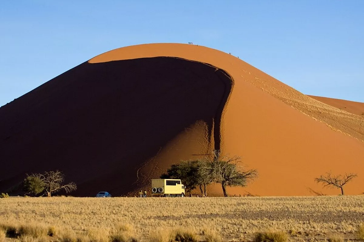 Namibia: dune, deserti e parchi alla ricerca dei Popoli