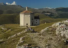 turistipercaso parco-nazionale-dabruzzo-6c1wu