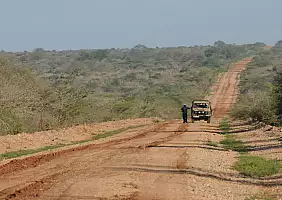 turistipercaso parco-nazionale-tsavo-east-gkbt9