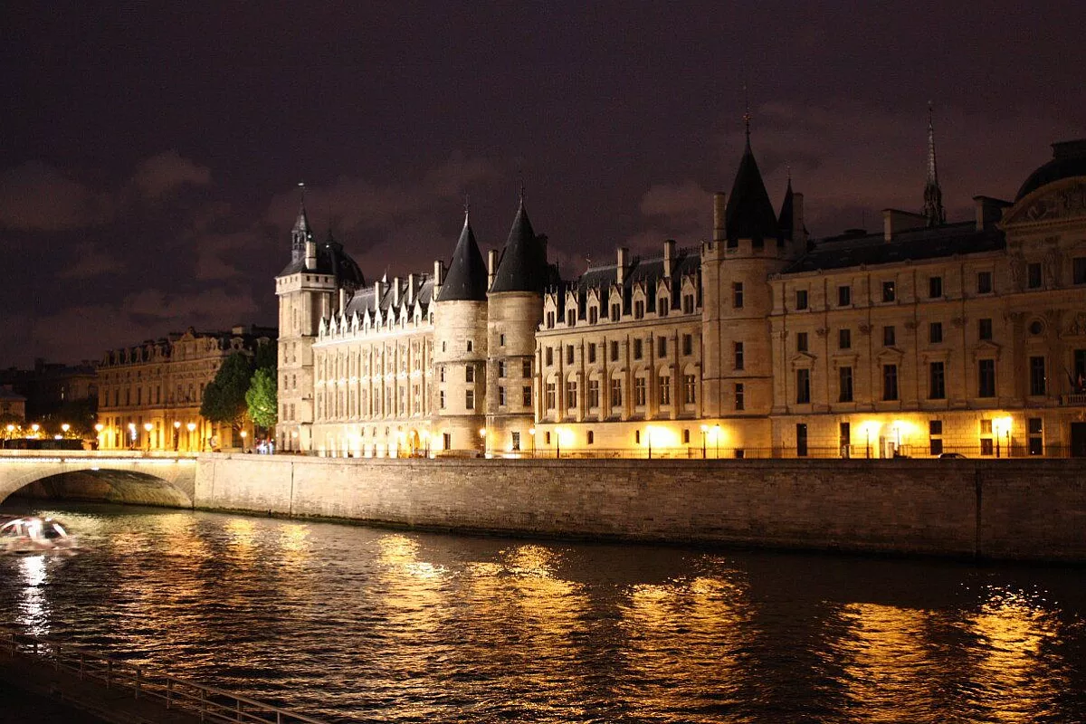 Parigi con tre bimbe