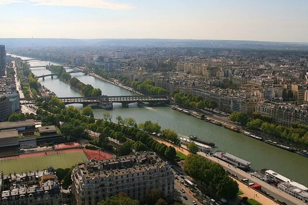 Ferragosto a Parigi “Un Tour de Force”