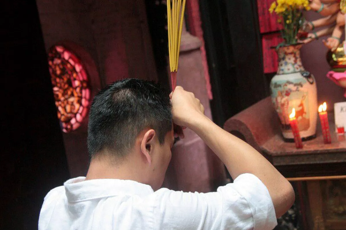 Preghiera nella Pagoda, Ho Chi Minh