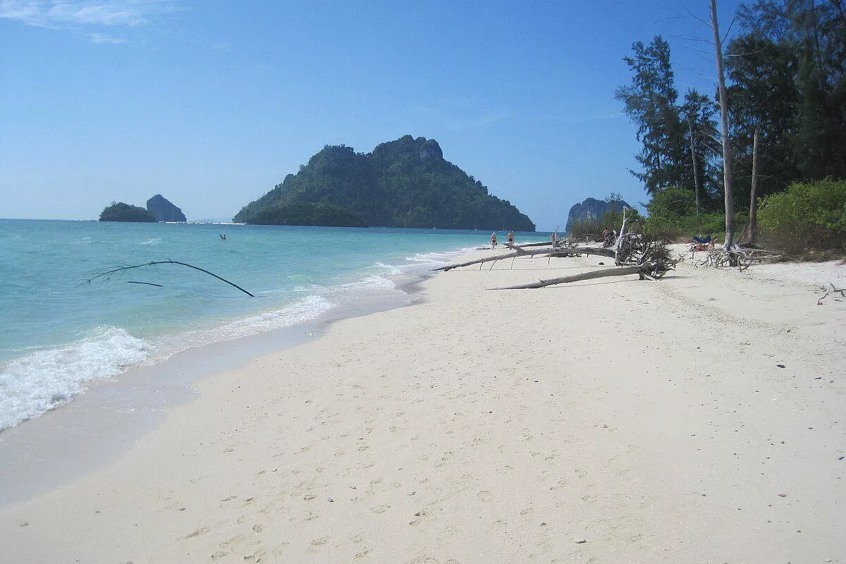 Poda e Chicken Islands