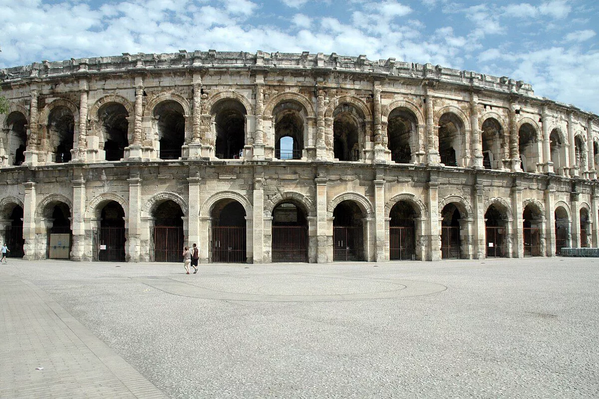 nimes