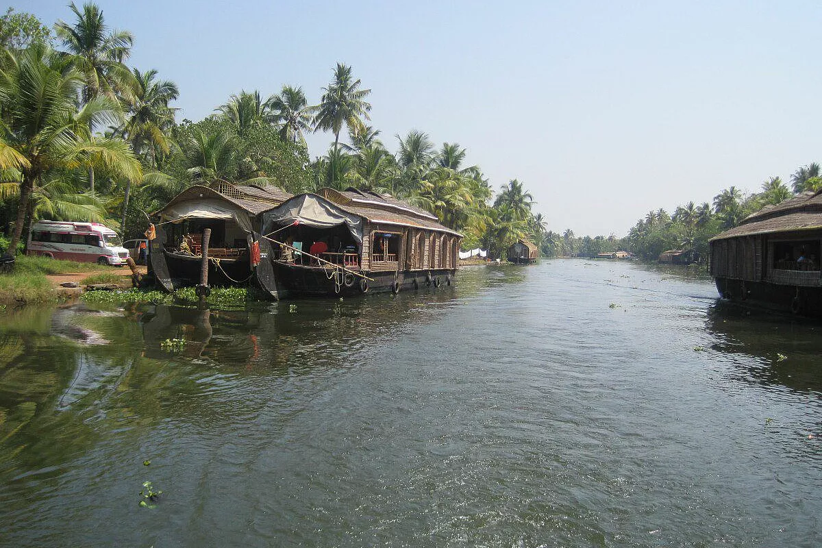 house boat