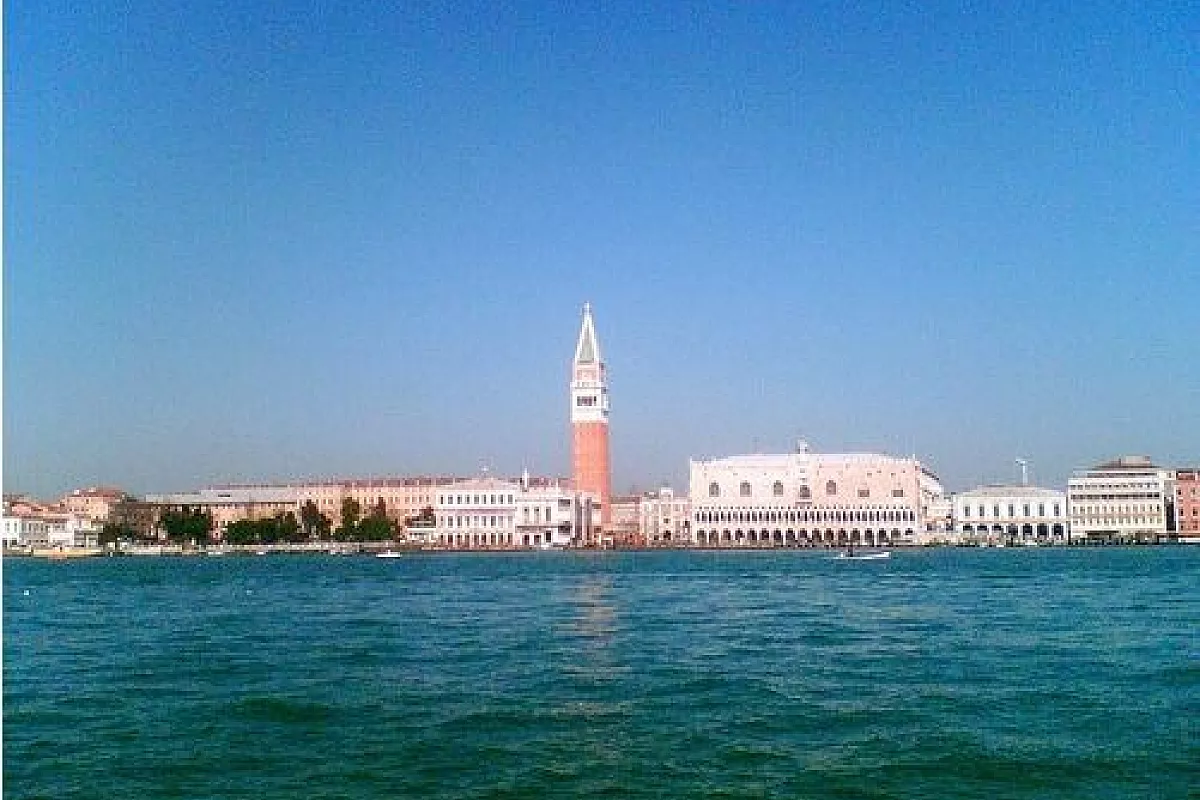 crociera sul mediterraneo: i due volti di una vacanza