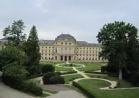 turistipercaso romantische-strasse-palazzo-41fxh