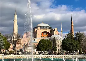 turistipercaso santa-sofia-m6zmm