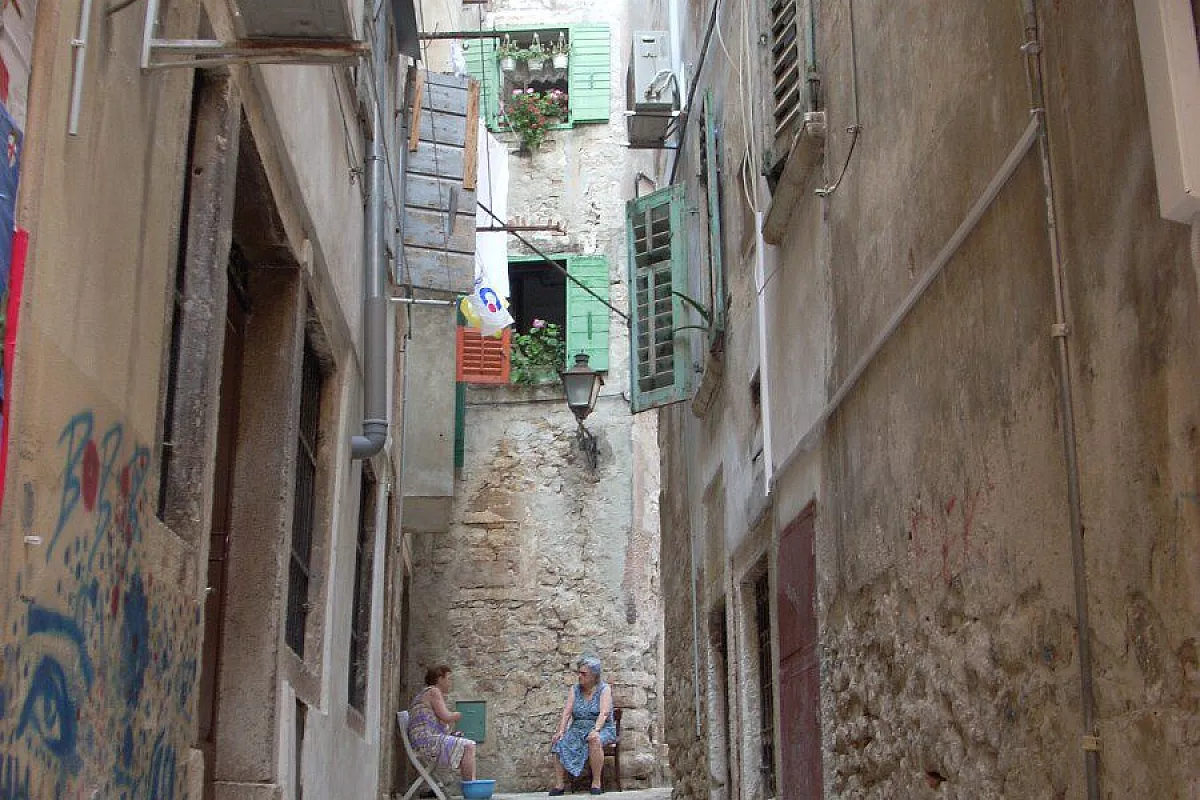 HVAR, PELJESAC, TROGIR di in campeggio