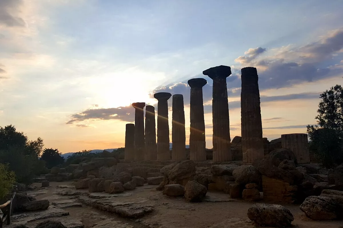 Sicilia: dai templi al mare sotto il vulcano