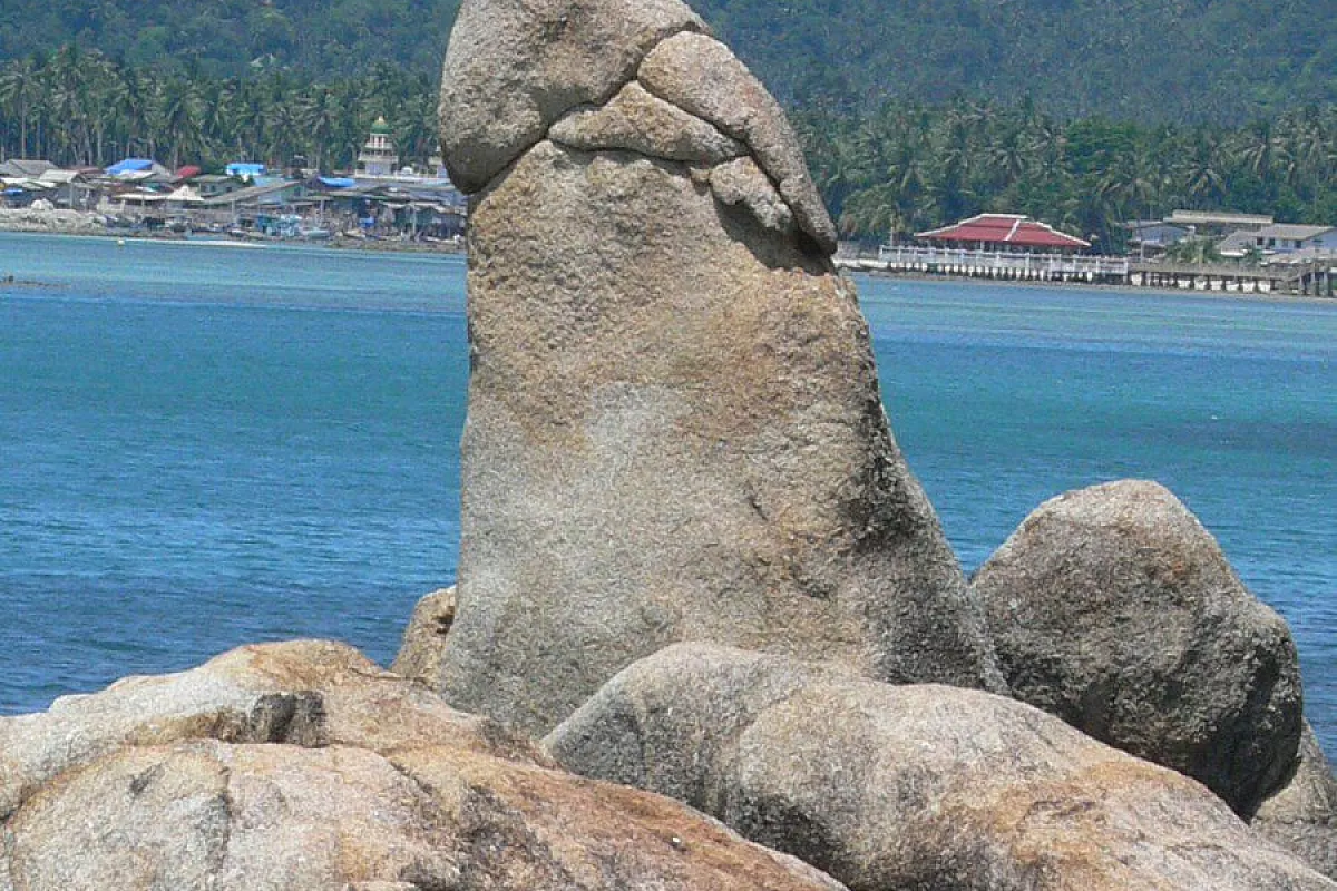 spiaggia gran mother e granfather a Ko samui